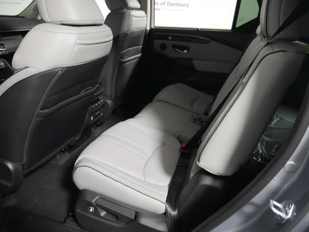 Thumbnail: 2026 Honda Pilot - 13