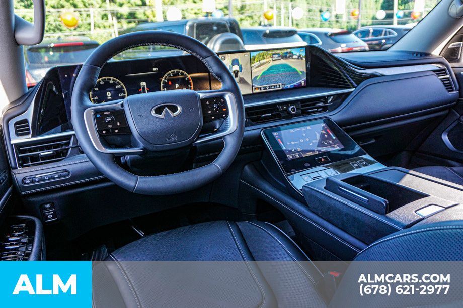 Used 2025 Black INFINITI LUXE image 29