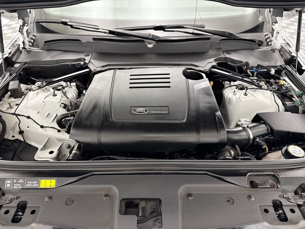 Thumbnail: 2025 Land Rover Discovery - 28