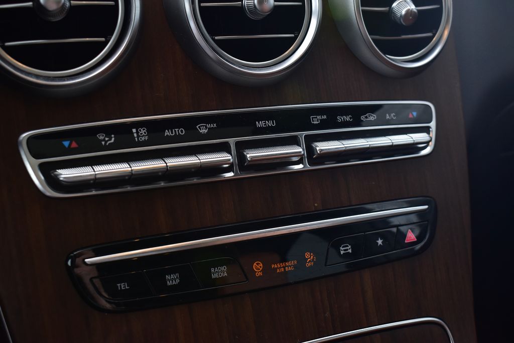 Thumbnail: 2022 Mercedes-Benz GLC - 20