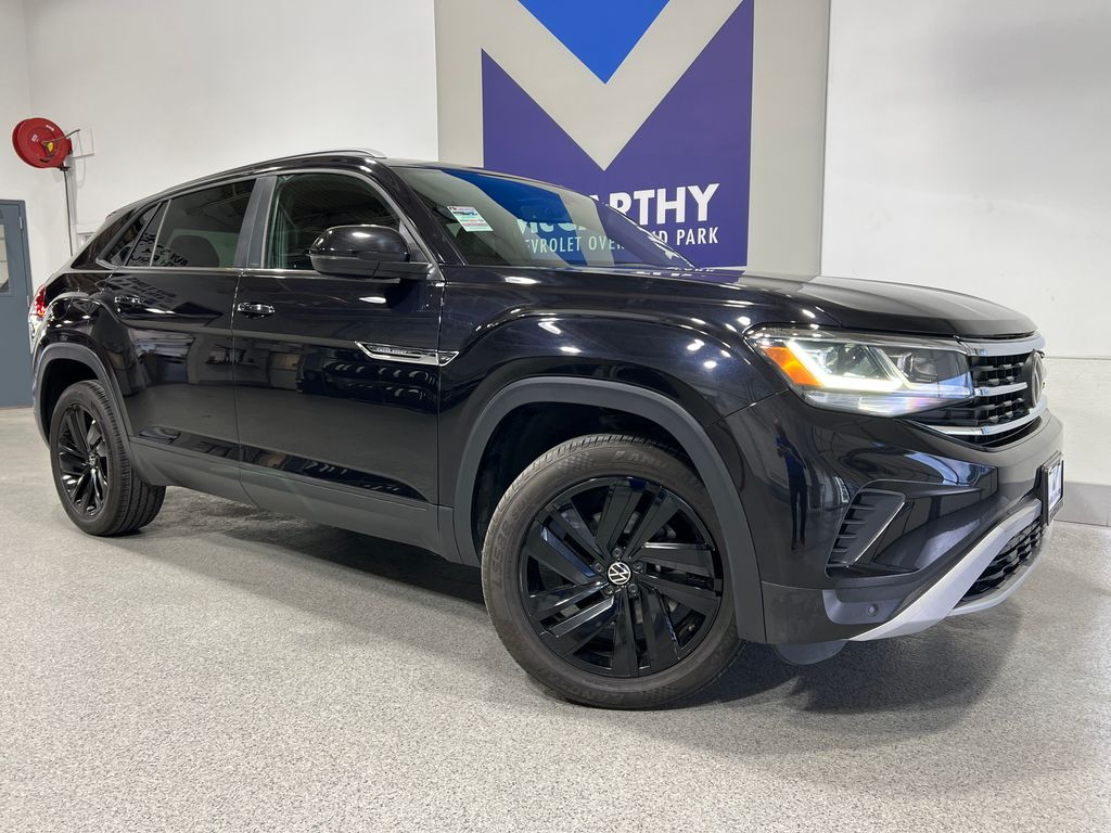 Used 2022 Volkswagen Atlas Cross Sport SE w/Tech with VIN 1V2HE2CA3NC210116 for sale in Kansas City