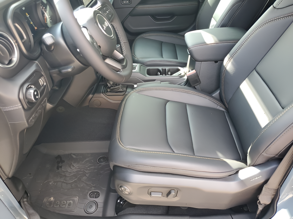 New Car 2025 Jeep Gladiator  For Sale Under $50,000 In Austin, Texas