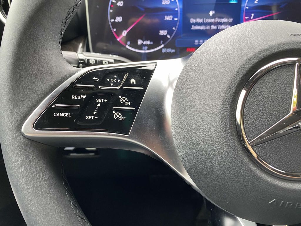 Thumbnail: 2025 Mercedes-Benz GLC - 27