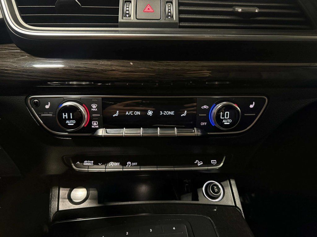 Used 2019 Moonlight Blue Metallic Audi 2.0T Premium image 8