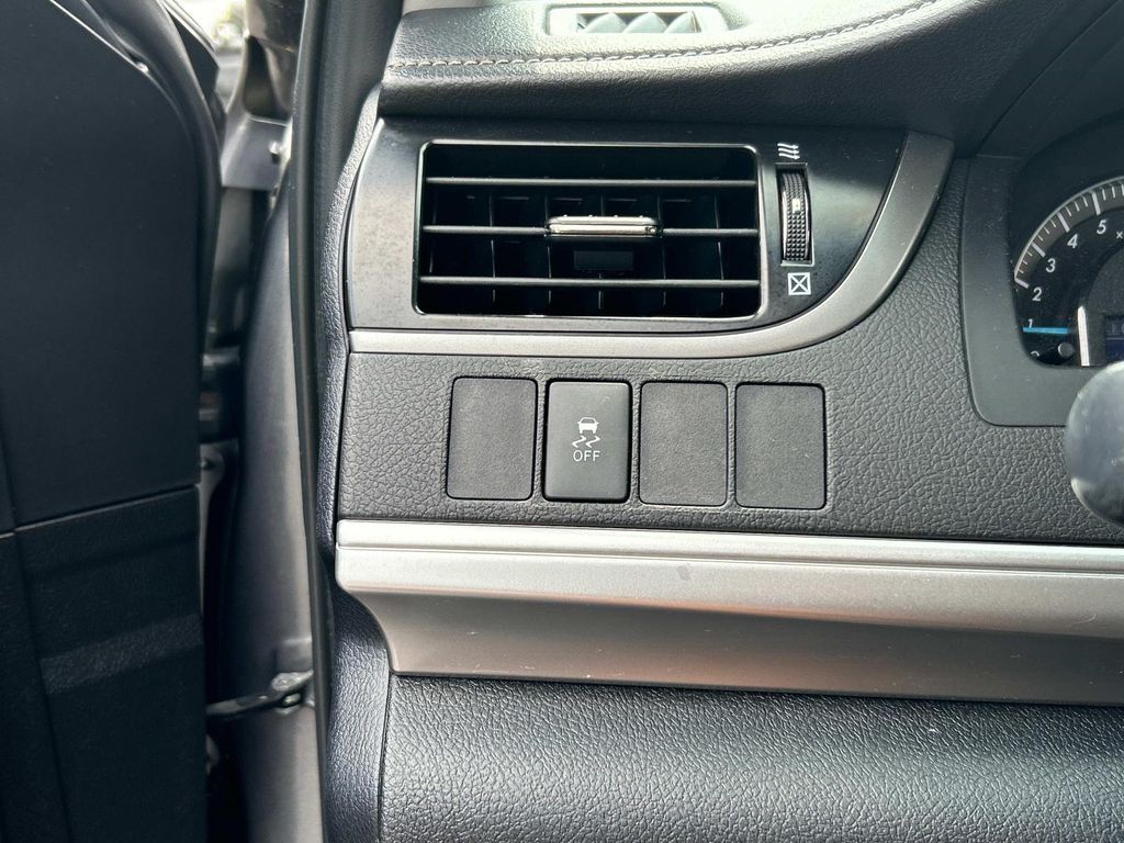 Thumbnail: 2012 Toyota Camry - 12