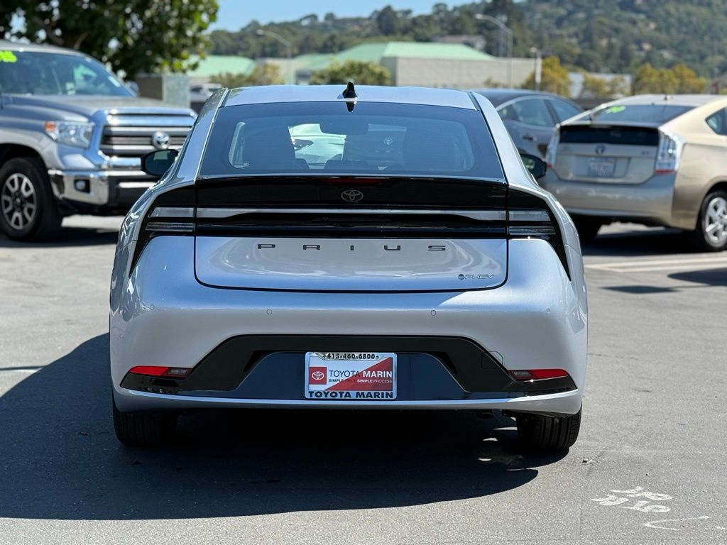 2026 Toyota Prius Plug-in Hybrid XSE photo 10