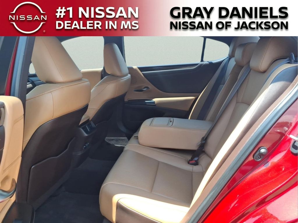 Used 2020 Lexus ES Sedan