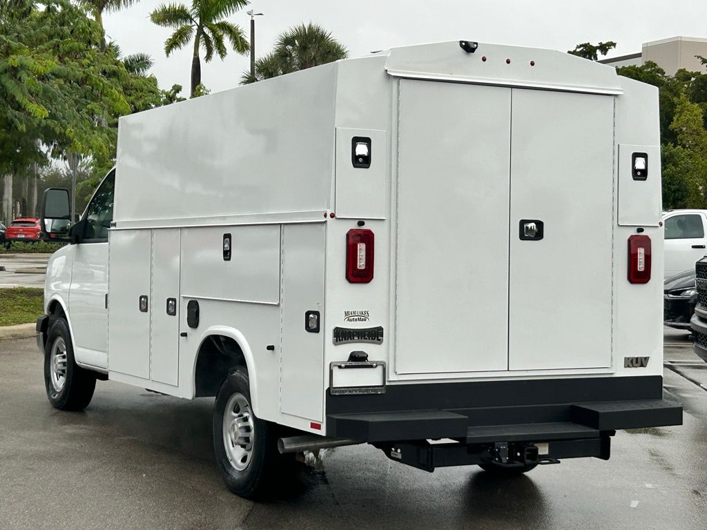 New 2025 Summit White Chevrolet Work Van image 3