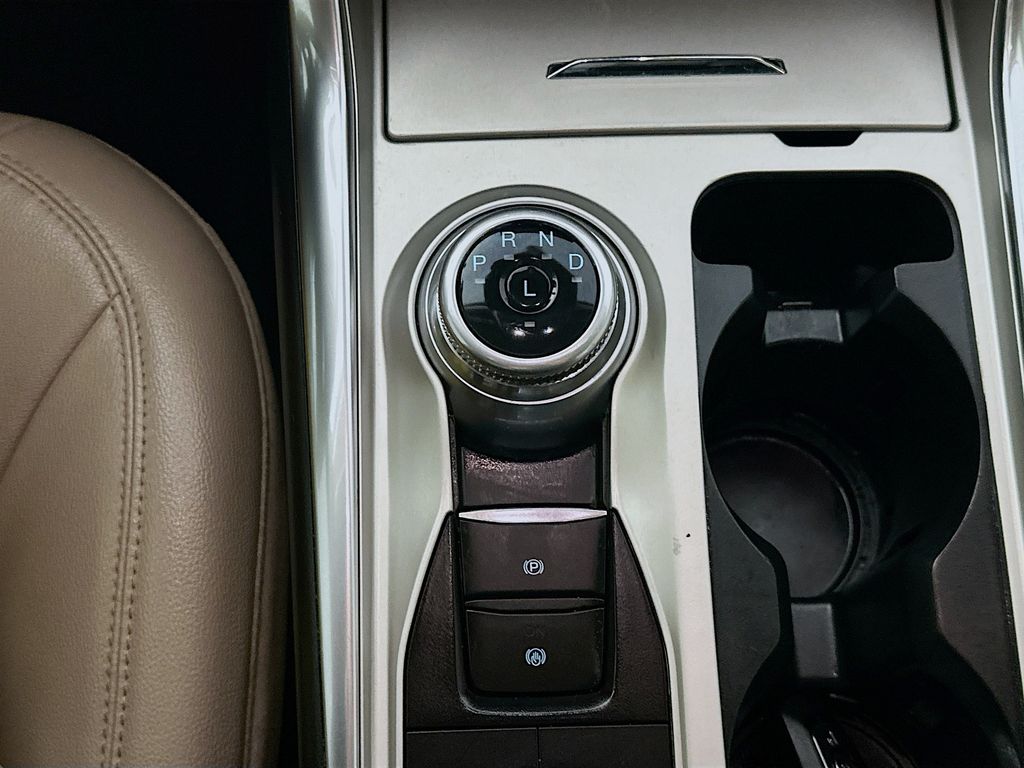 FordExplorer16
