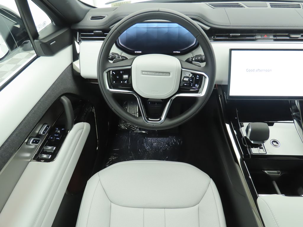 Thumbnail: 2025 Land Rover Range Rover Sport - 10