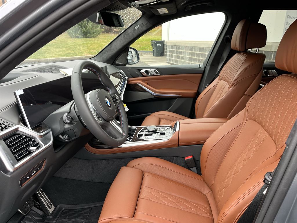 Thumbnail: 2026 BMW X7 - 11