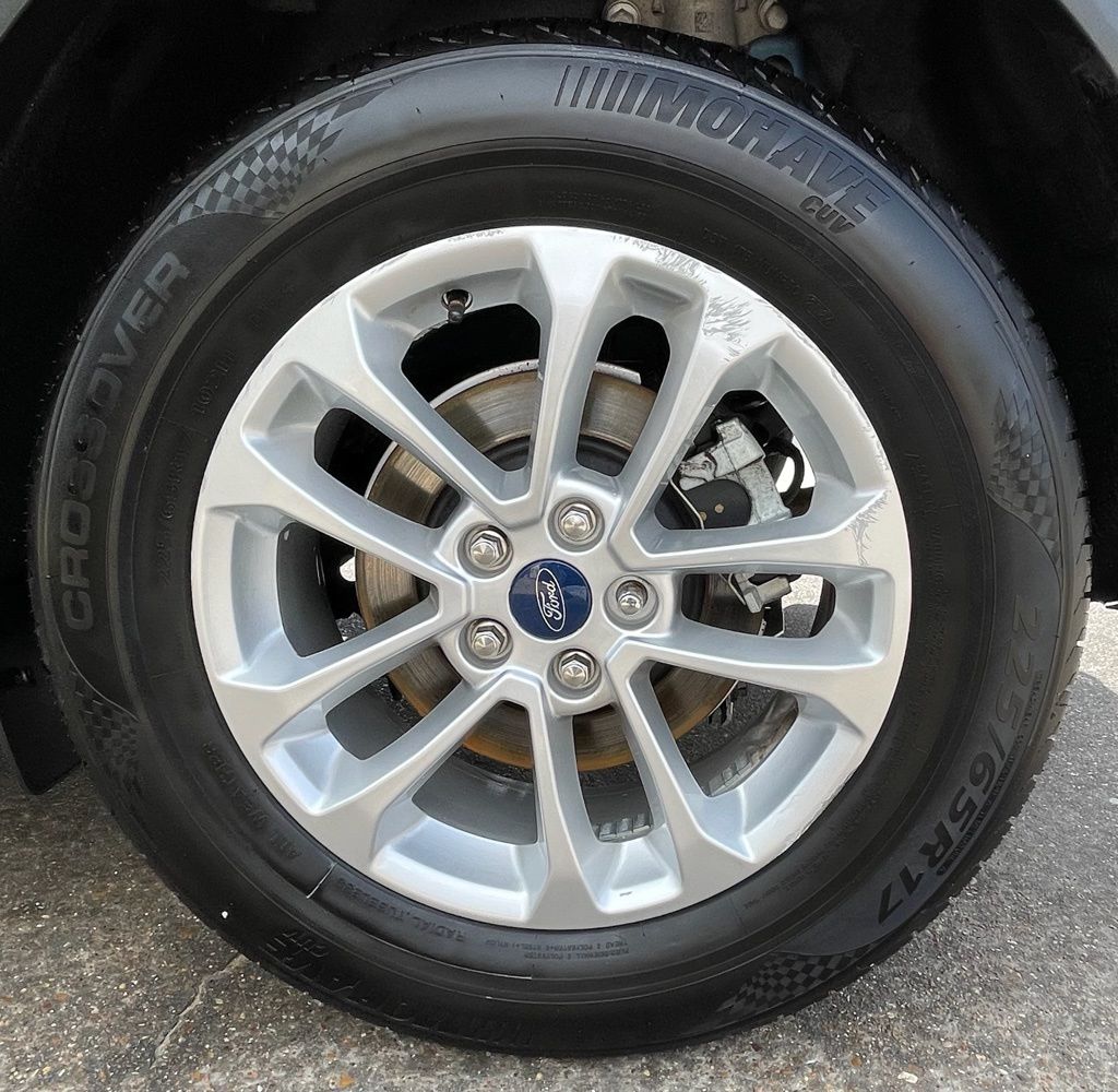 2020 Ford Escape SE Green at DeMontrond Ford