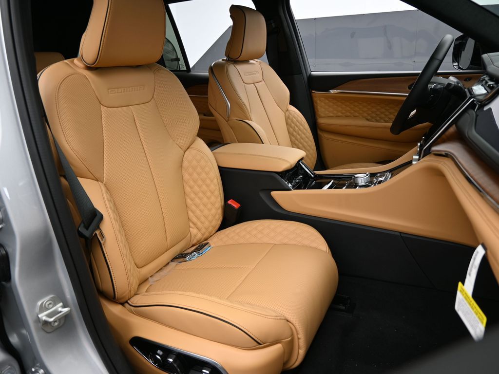 New 2025 Silver Zynith Jeep Summit image 42