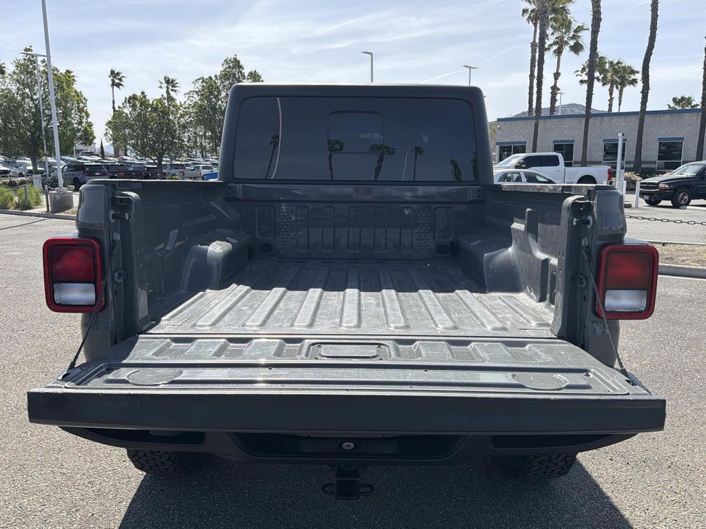 Used 2023 Jeep Gladiator Willys 4D Crew Cab