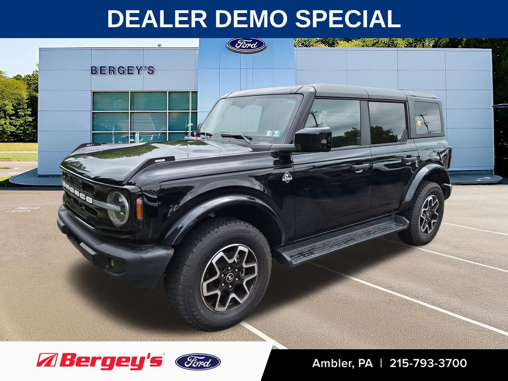 Shadow Black 2026 Ford Bronco SUV / Crossover Four-Wheel Drive Automatic