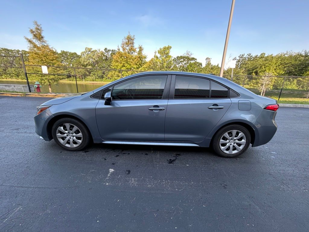 2021 Toyota Corolla LE 2