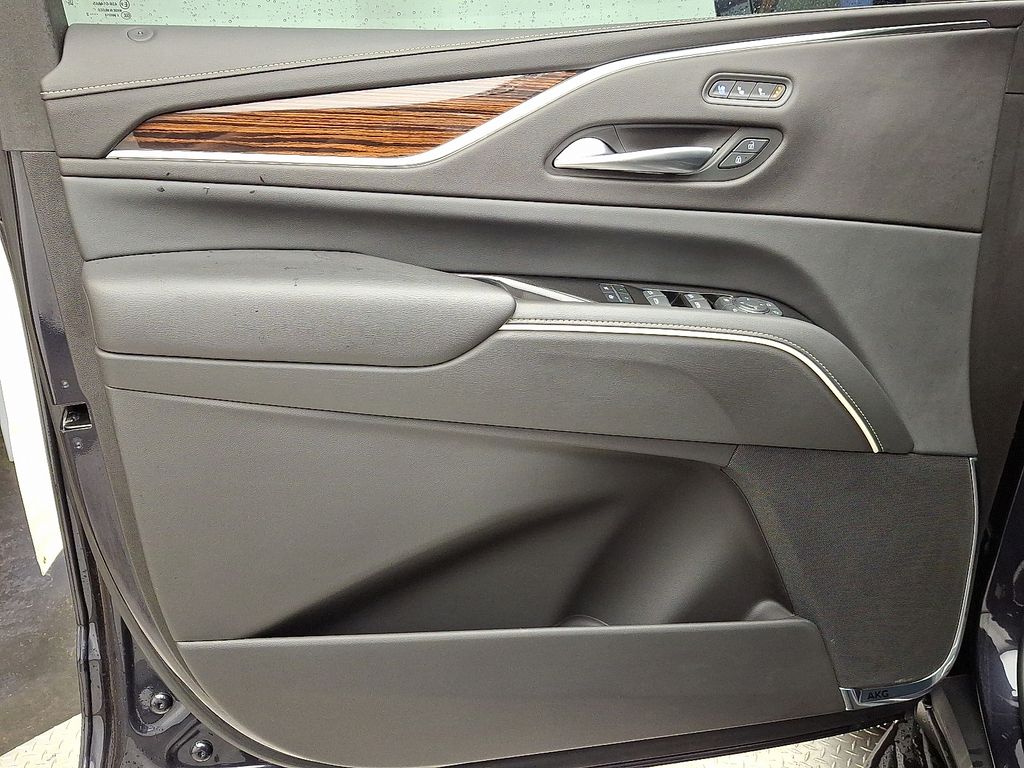 Thumbnail: 2022 Cadillac Escalade - 14