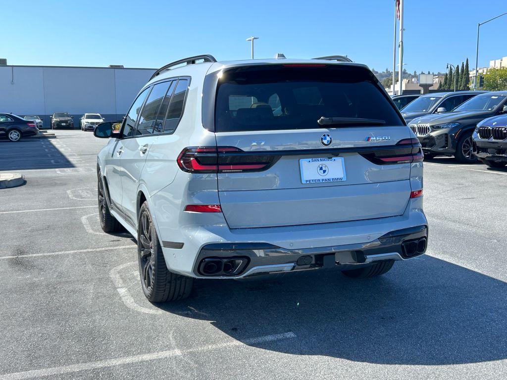 Thumbnail: 2027 BMW X7 - 3
