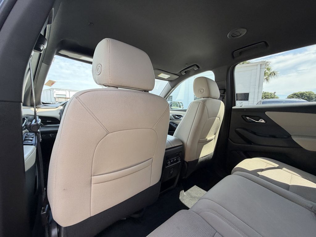 used 2023 Chevrolet Traverse car, priced at $19,991