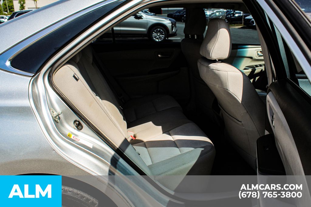 Used 2016 Silver Toyota LE image 13
