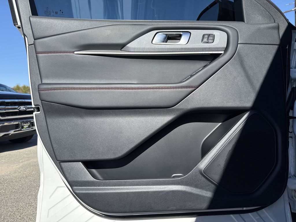 2025 Ford Explorer ST-Line - 9