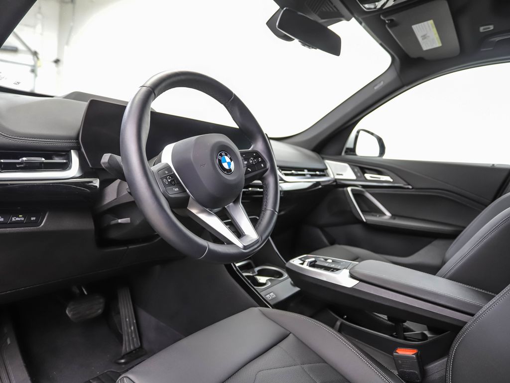 Thumbnail: 2023 BMW X1 - 10
