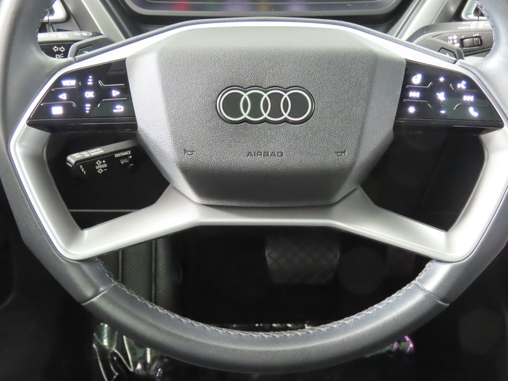 Thumbnail: 2023 Audi Q4 e-tron - 16