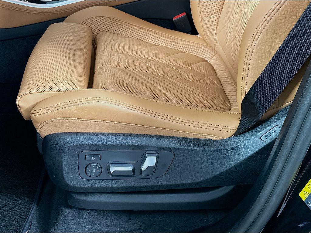 Thumbnail: 2026 BMW X5 - 21