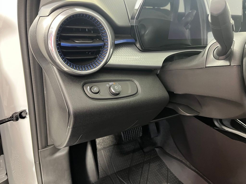 Thumbnail: 2026 Chevrolet Trax - 27