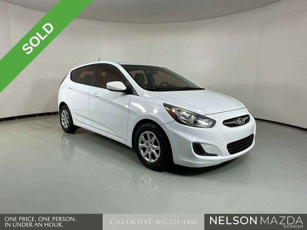 Century White 2014 Hyundai Accent GS 4-Door Hatchback FWD Hatchback Front-Wheel Drive 6-Speed Automatic Overdrive