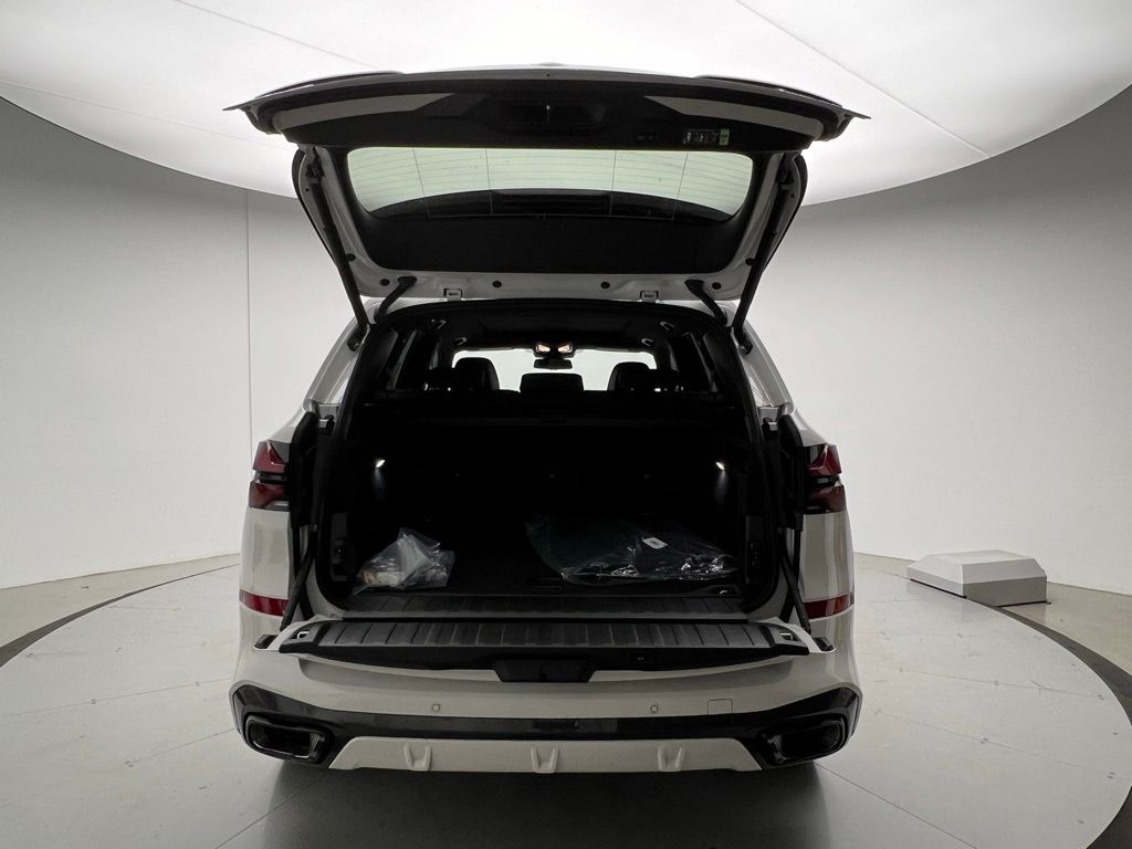 Thumbnail: 2026 BMW X5 - 5