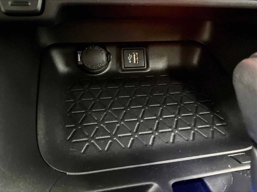 2023 Toyota RAV4 — photo 26