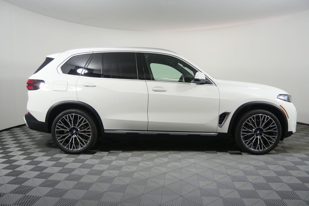 Thumbnail: 2026 BMW X5 - 2
