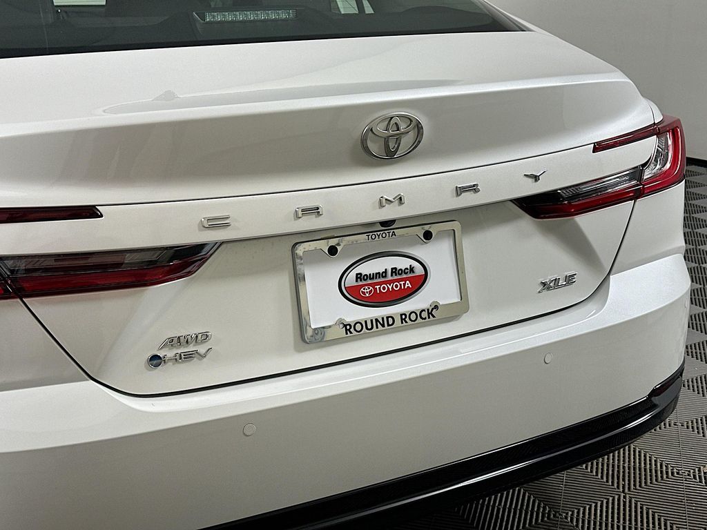 2025 Toyota Camry XLE 22