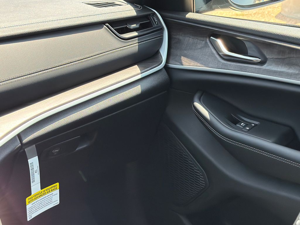 New 2026 Jeep Grand Cherokee SUV