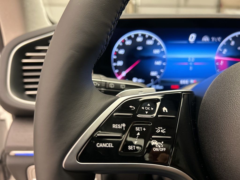 Thumbnail: 2025 Mercedes-Benz GLE - 14