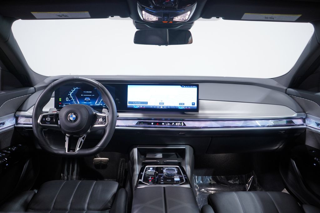 Thumbnail: 2023 BMW 7 Series - 10
