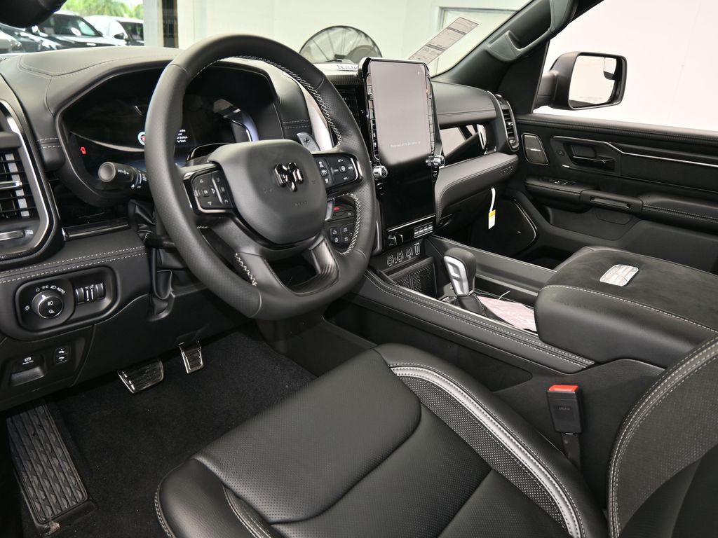 New 2026 Diamond Black Crystal Pearlcoat Ram RHO image 13