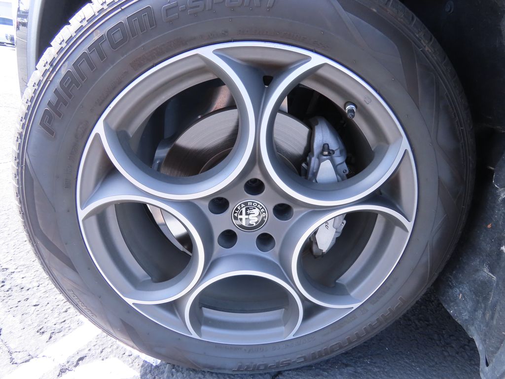 Thumbnail: 2021 Alfa Romeo Stelvio - 15