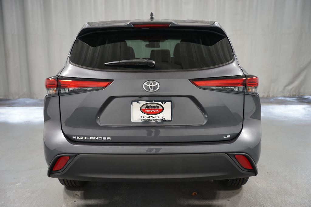 2023 Toyota Highlander LE 7