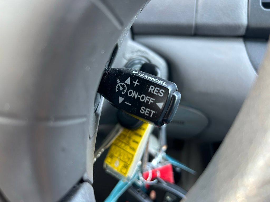 Thumbnail: 2005 Toyota Camry - 20