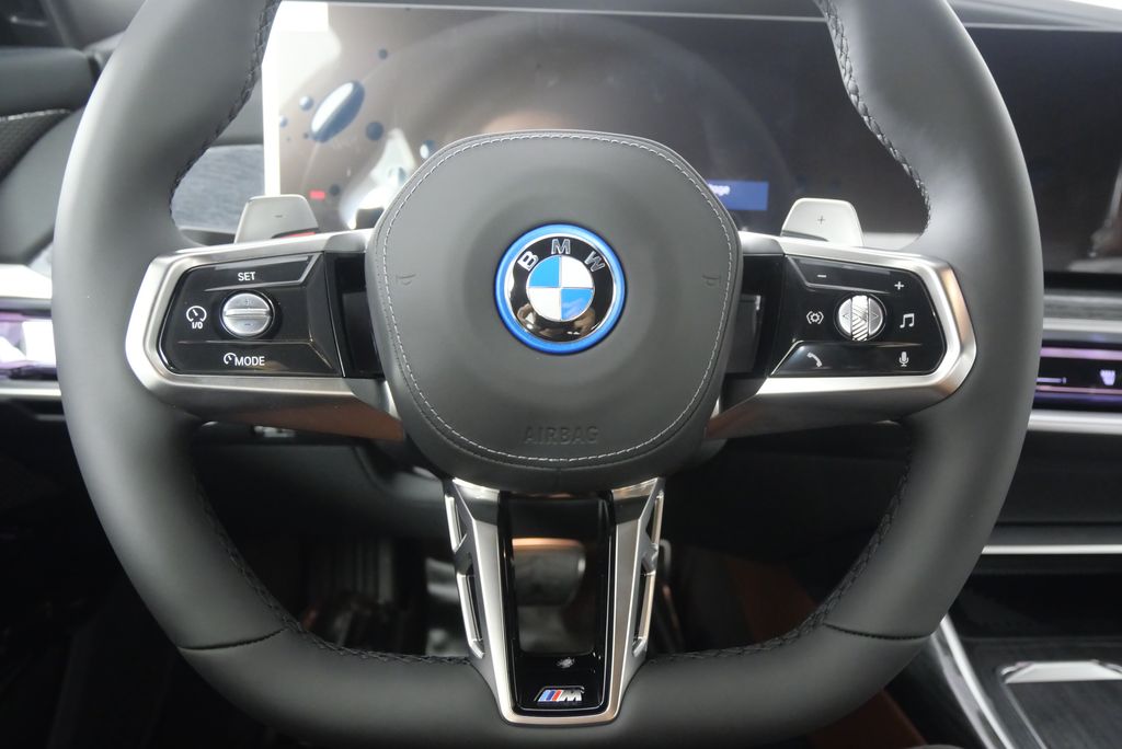 Thumbnail: 2025 BMW 7 Series - 19