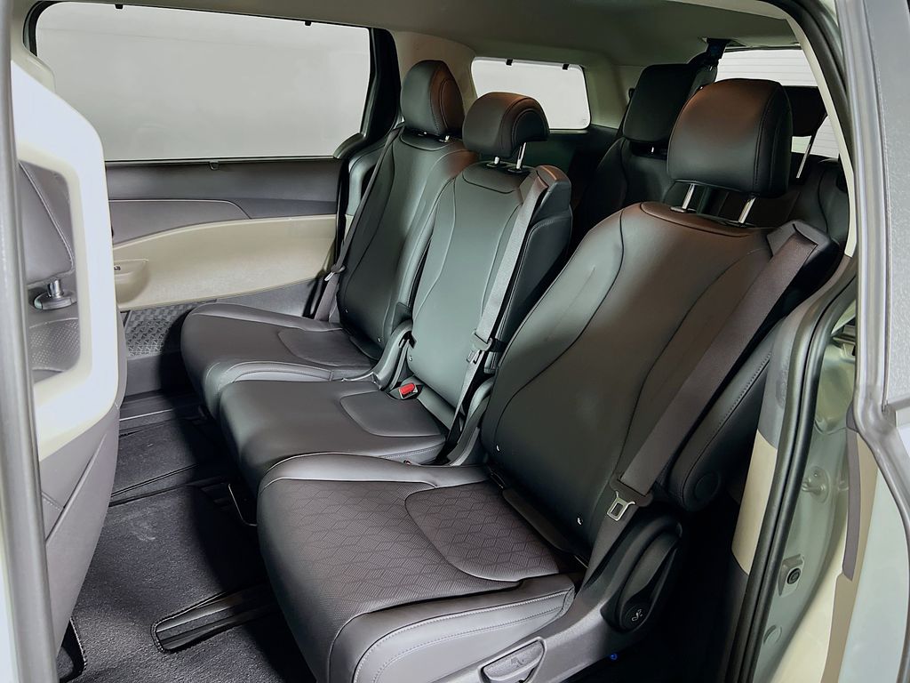 2025 Kia Carnival Hybrid EX