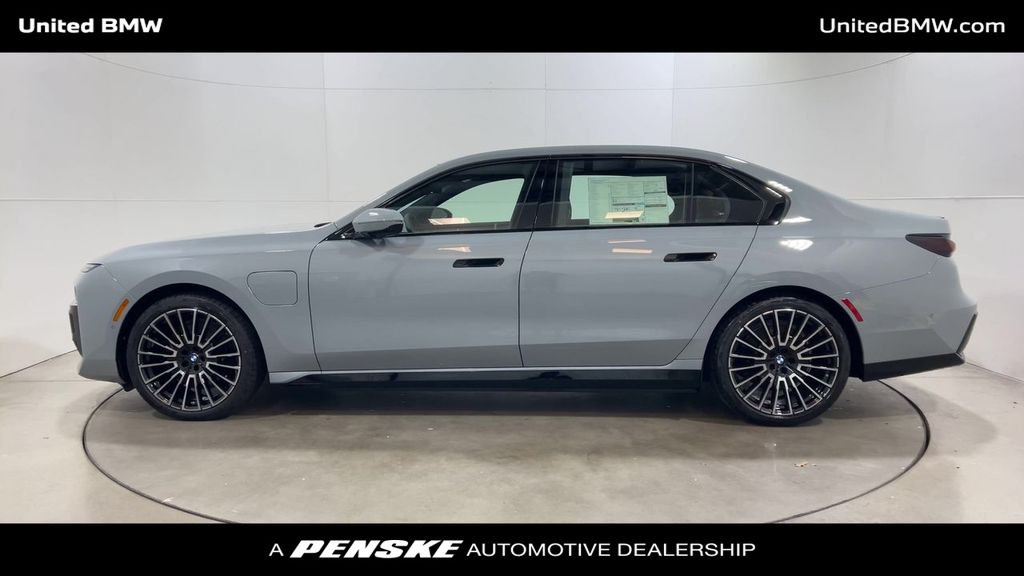 Thumbnail: 2026 BMW 7 Series - 5