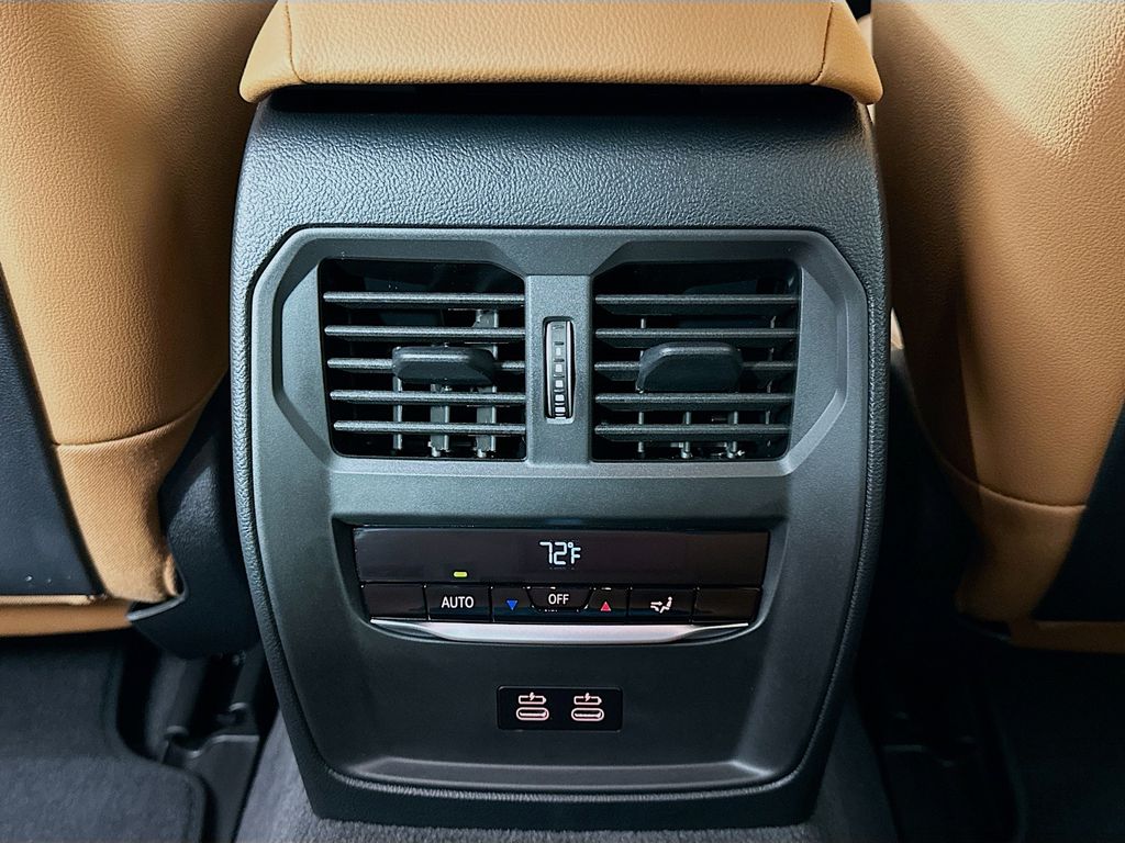 Thumbnail: 2026 BMW i4 - 18