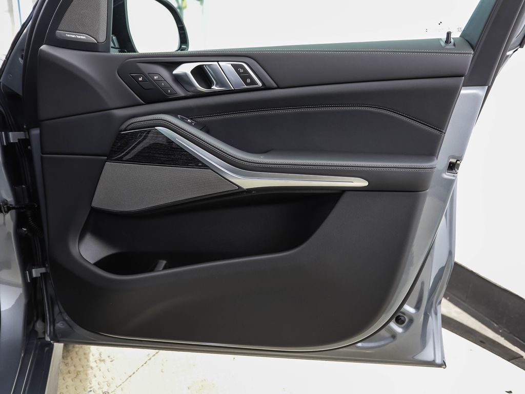 Thumbnail: 2026 BMW X5 - 29