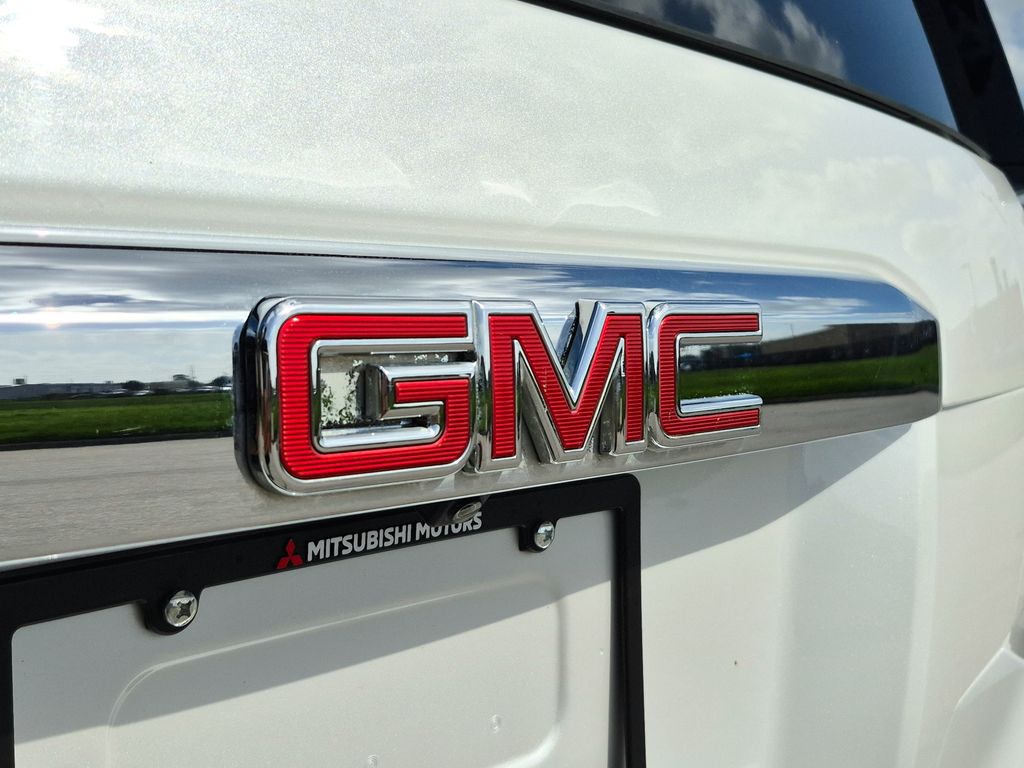 2020 GMC Yukon Denali White at Ultimate Motorsports