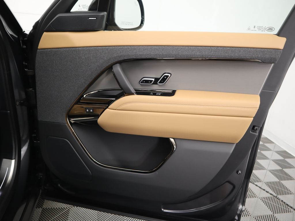 Thumbnail: 2025 Land Rover Range Rover Sport - 26