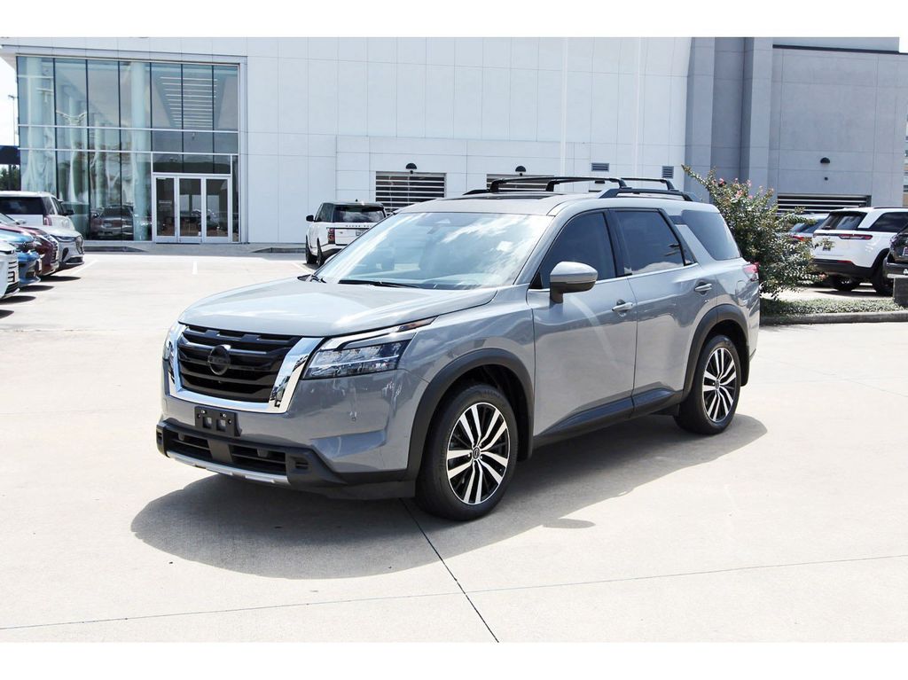 2024 Nissan Pathfinder Platinum Gray at North Houston Mitsubishi