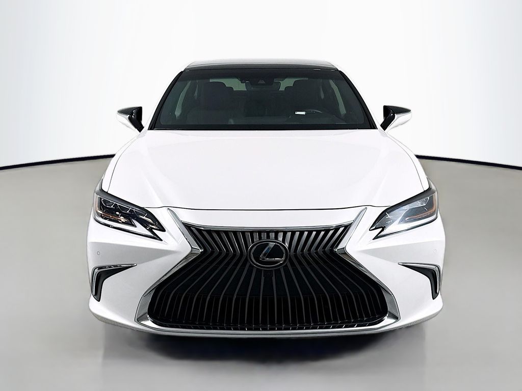 Thumbnail: 2021 Lexus ES - 2